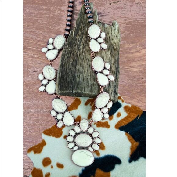 NWT SQUASH BLOSSOM NECKLACE..SOLD OUT - Picture 1 of 2